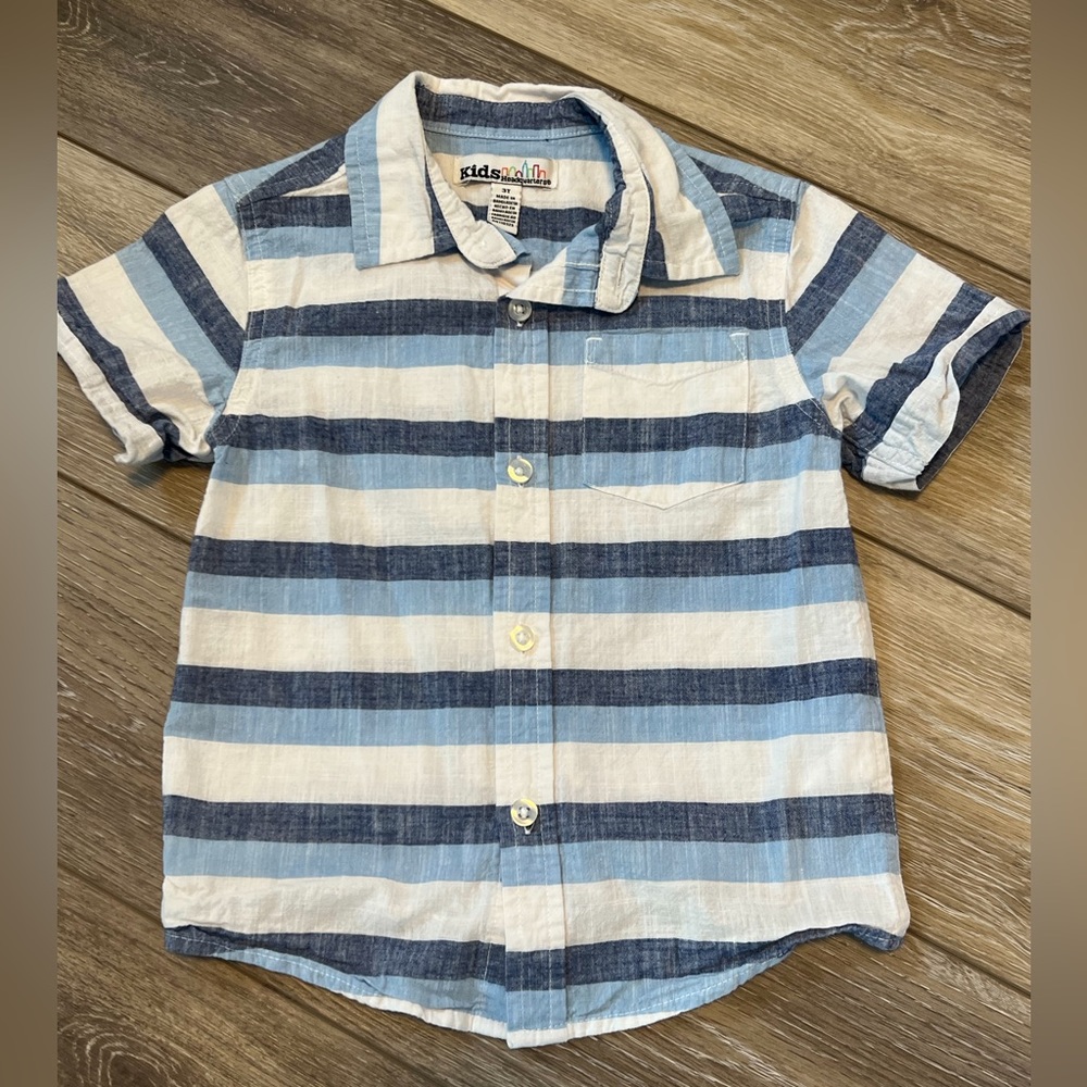 Boy blue button down shirts size 3T
